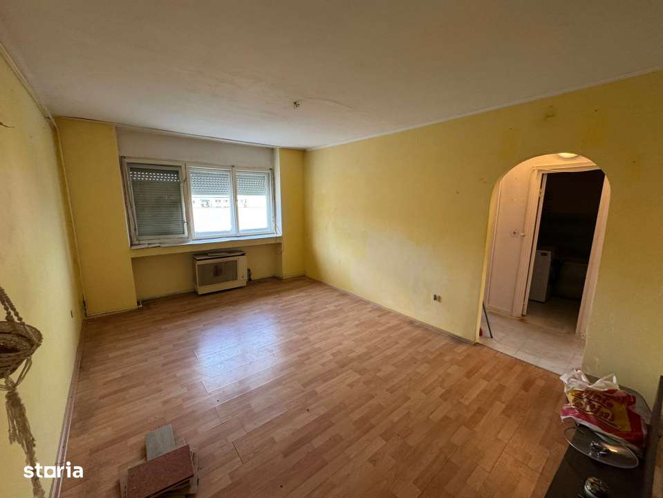 Apartament 3 camere – 67 mp, semidecomandat – Mic. 16, Str. Astro-0