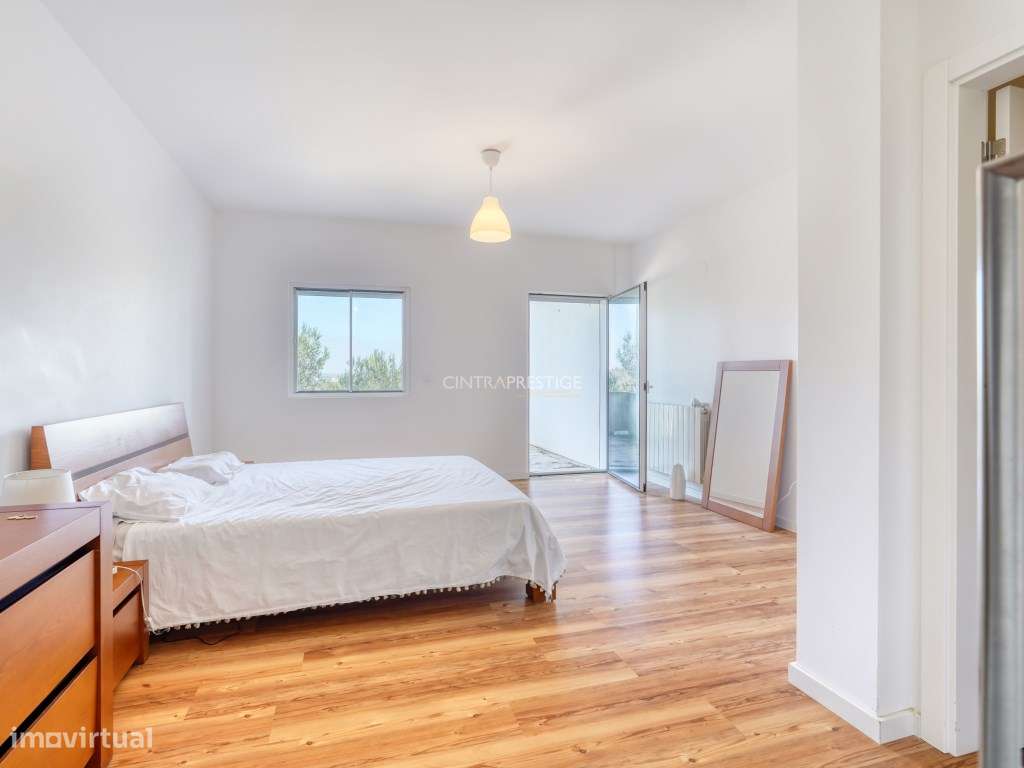 Moradia T5 Remodelada com Painéis Fotovoltaicos - Monte Santos, Sintra-29