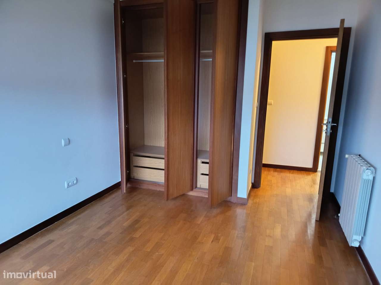 Magnífico T2, com 2 lugares de garagem, junto ao Mira Maia Shopping-10