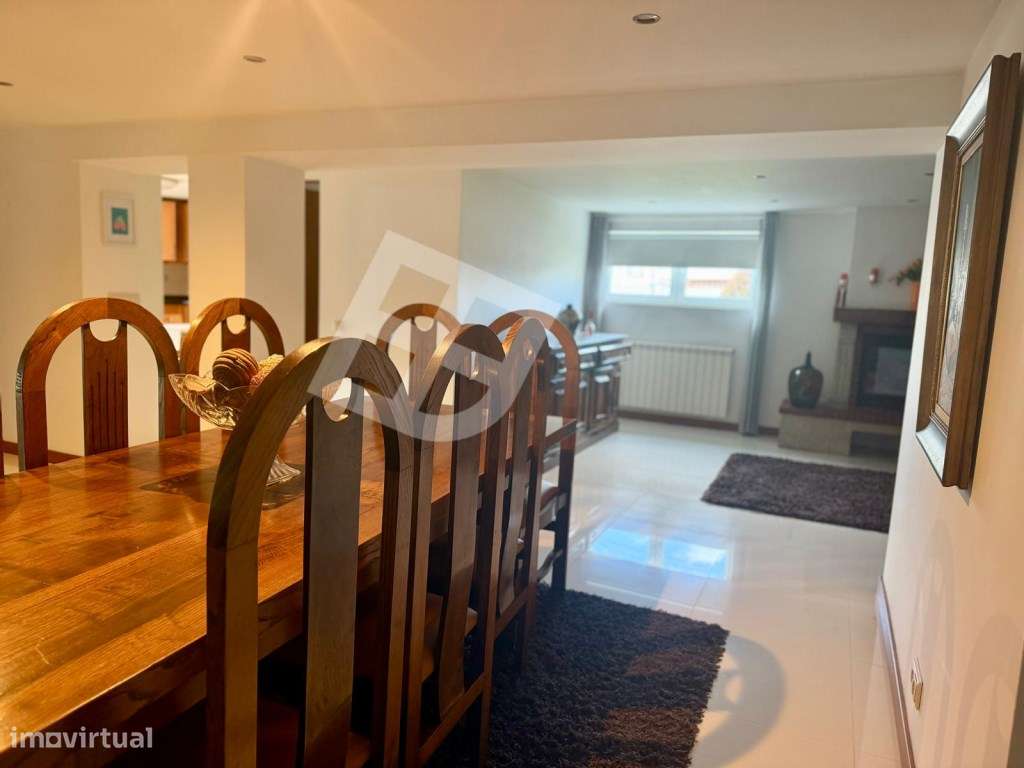 Moradia T4 Isolada c/ Jardim - Patela - S. Bernardo-7