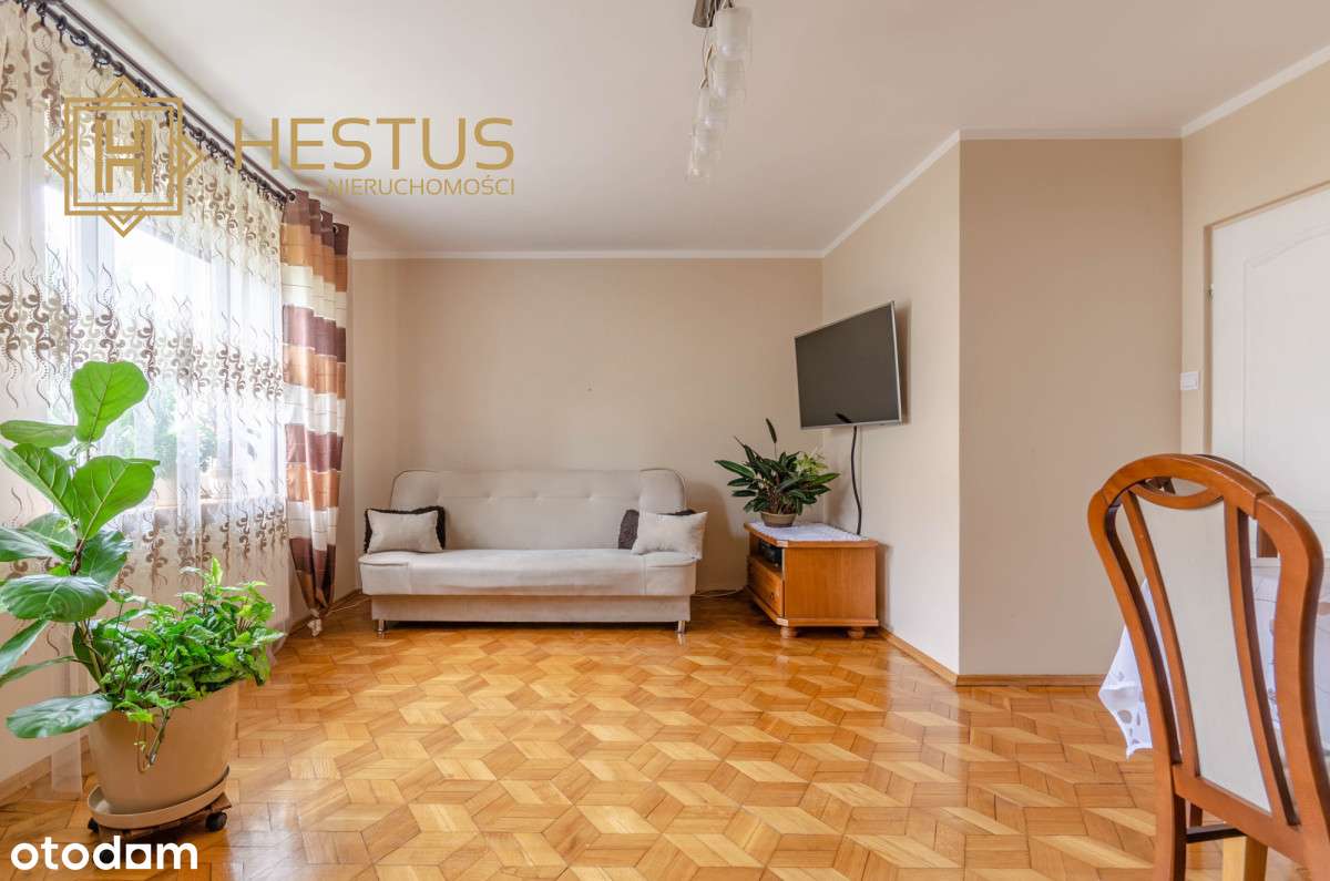 Komfortowy dom w cichej i spokojnej okolicy-5