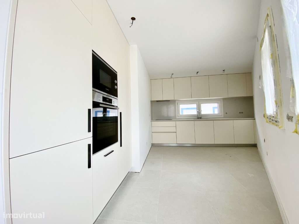 Apartamento T2 novo na zona histórica da Nazaré - Grande imagem: 2/13