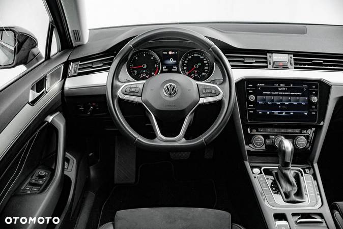 Volkswagen Passat 2.0 TDI Elegance DSG - 18