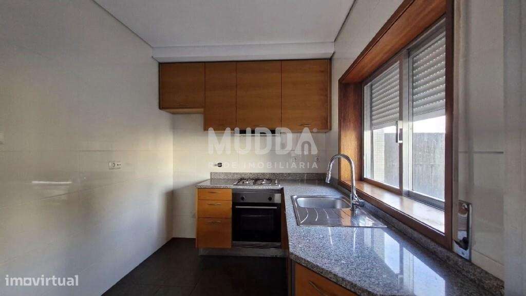 T4 com garagem | Habitação Própria ou Investimento  | Localização exce-16