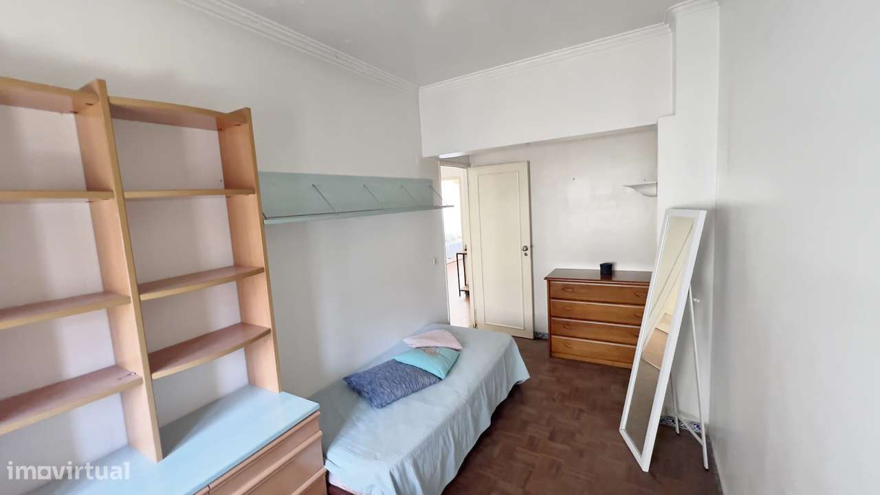 Apartamento T2 em Avenidas Novas com elevador-7