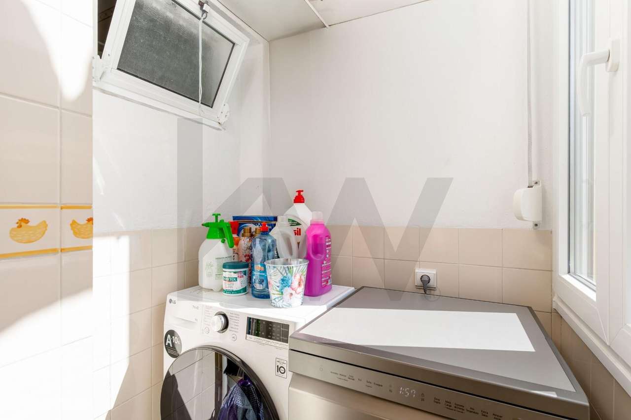 Apartamento T2 no Centro do Barreiro, com bastante Luz Natural, Confor-17
