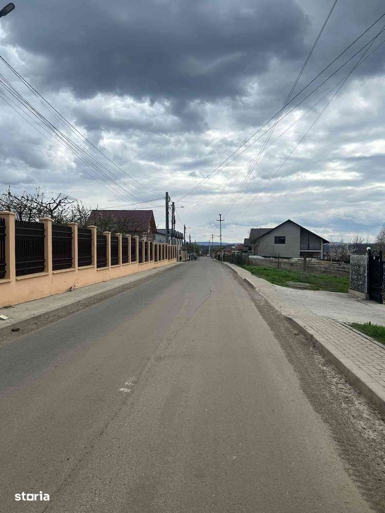 Teren intravilan 3271 mp Valea Lupului, Iași la asfalt str 1 Decembrie-2