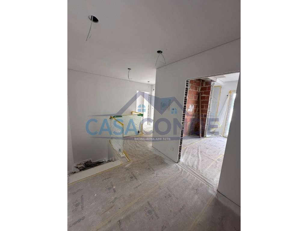 Moradia V4 c/Piscina ,excelentes areas-24