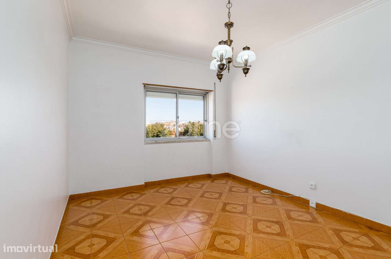 Apartamento T2 em Paivas, Amora-16