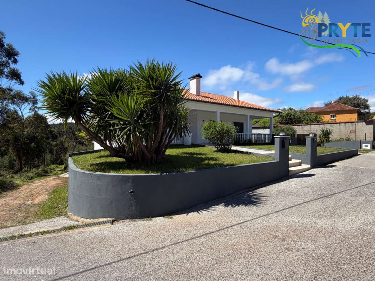 Moradia em Excelentes Condições com Amplo Terreno - Oportunidade Única-6