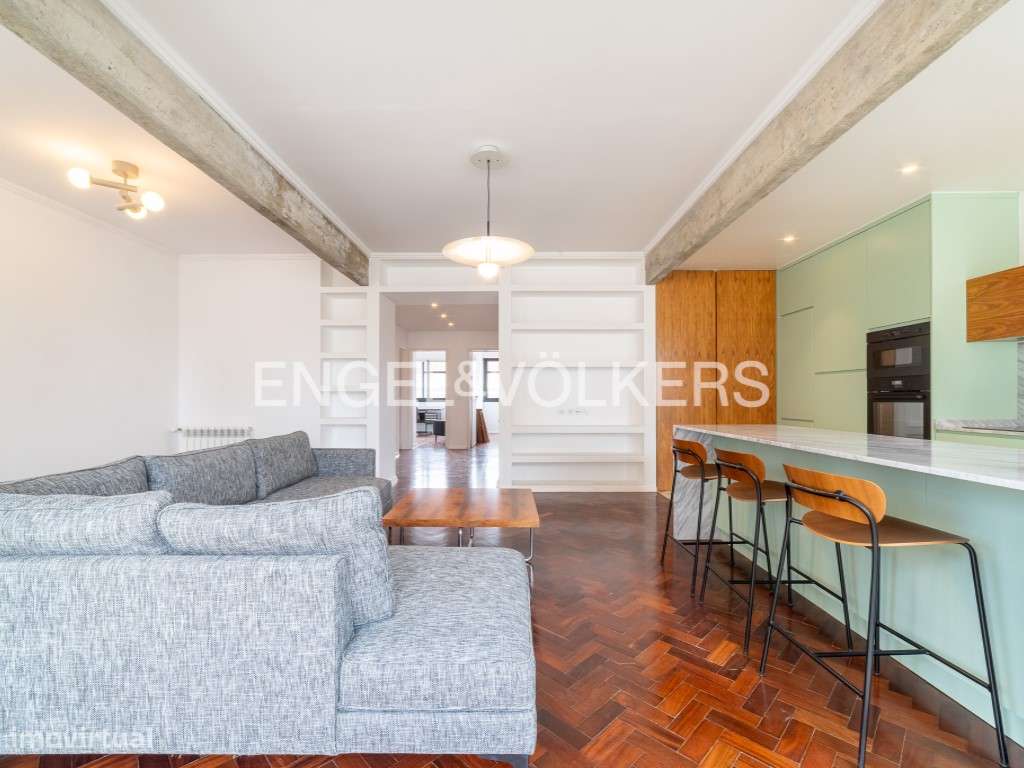 Apartamento T3 renovado no Principe Real-6