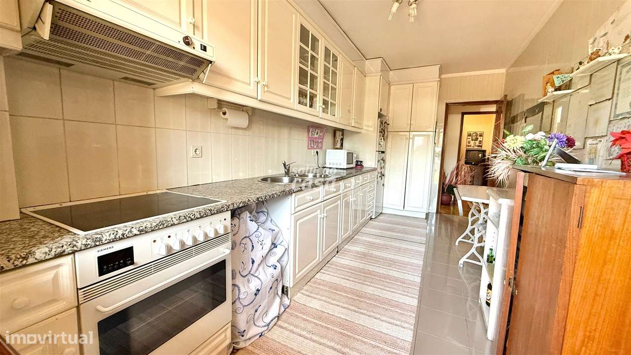 Apartamento T2+1 com Garagem, no Jardim Soares dos Reis!-12