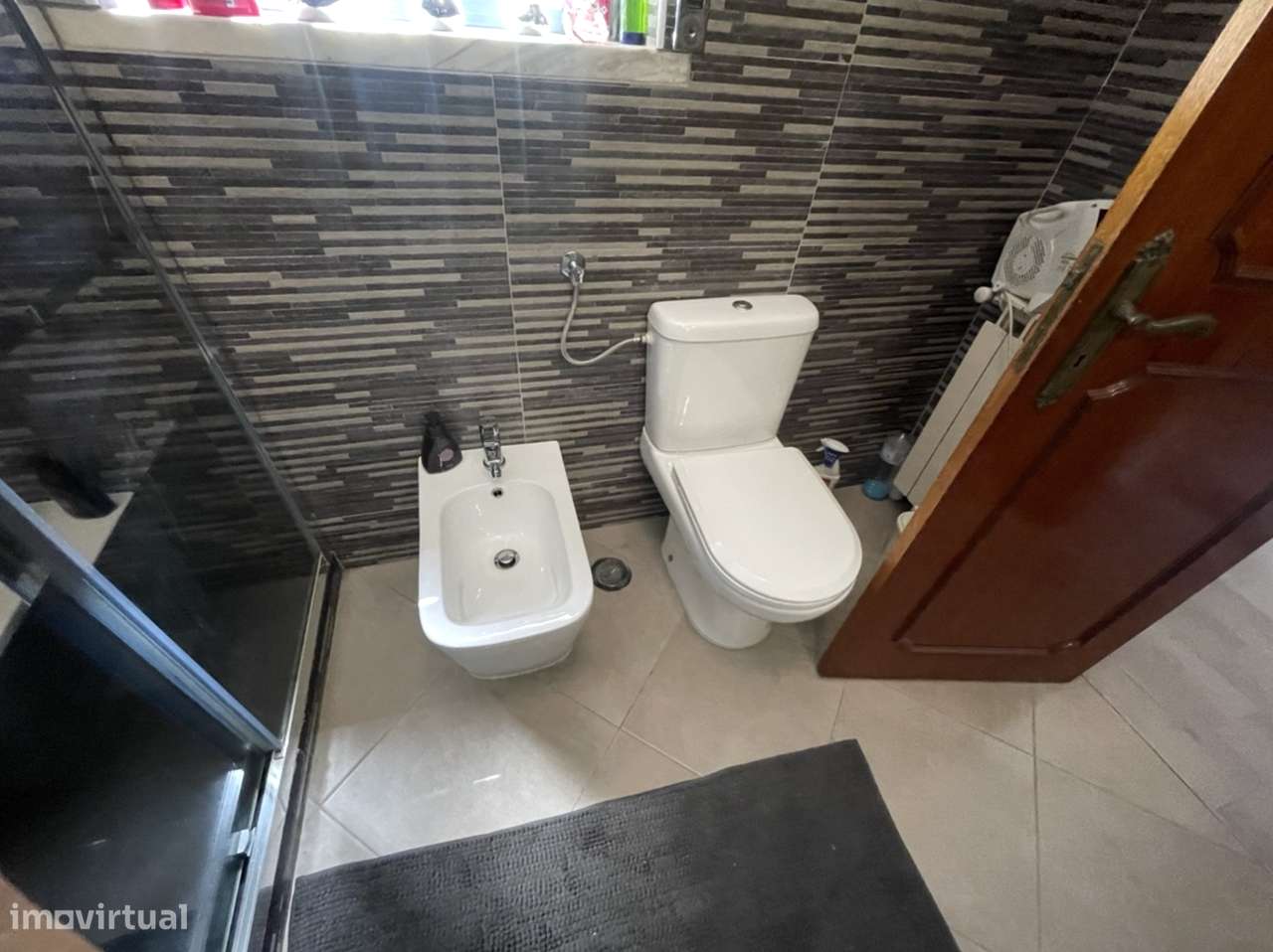 OPORTUNIDADE ÚNICA! Moradia T4 com Suite e Vista Desafogada .-14