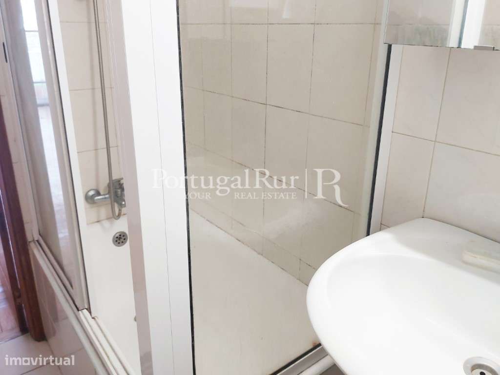 Apartamento T3 projecto Fernando Távora em Ramalde-12