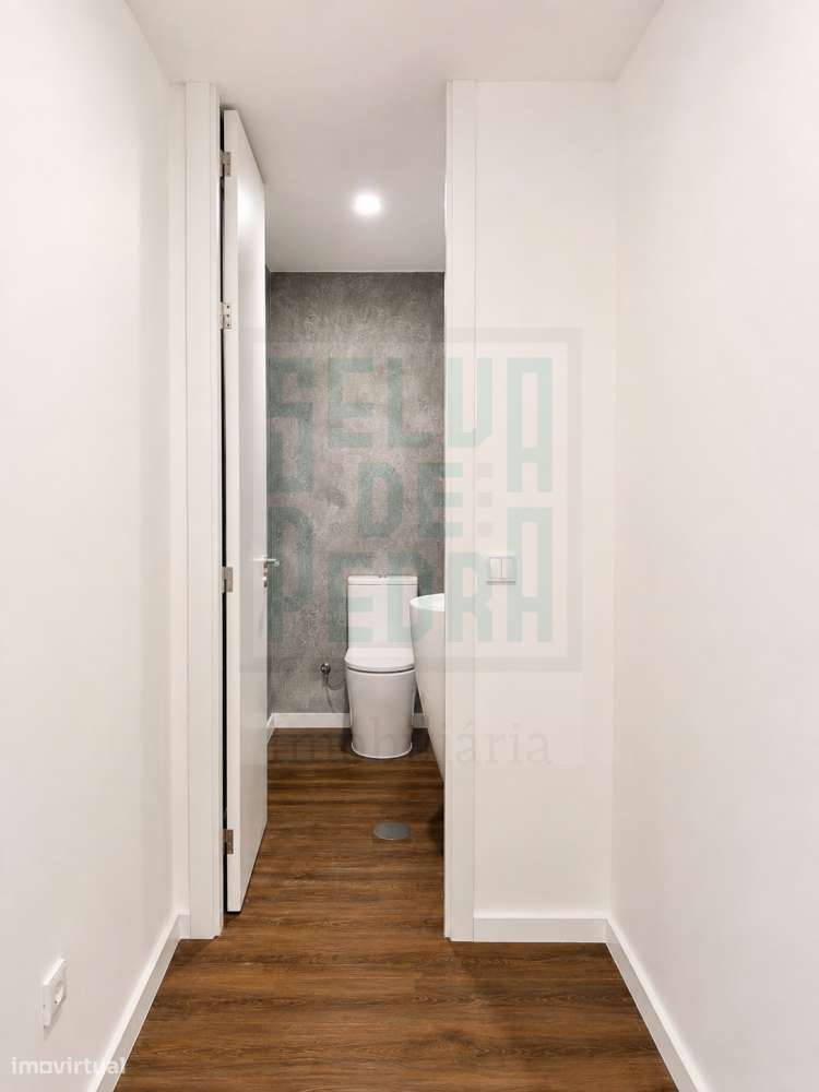T2+1 Remodelado com 140m² em Paços de Ferreira-11