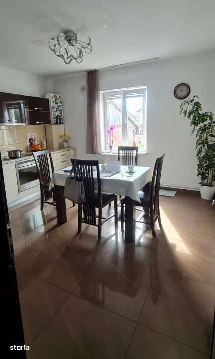 Casa 5 camera, zona centrala Cisnadie - Imagine principală: 2/10