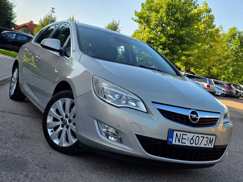 Opel Astra J (2009-2019) 1.6 Sport 2011