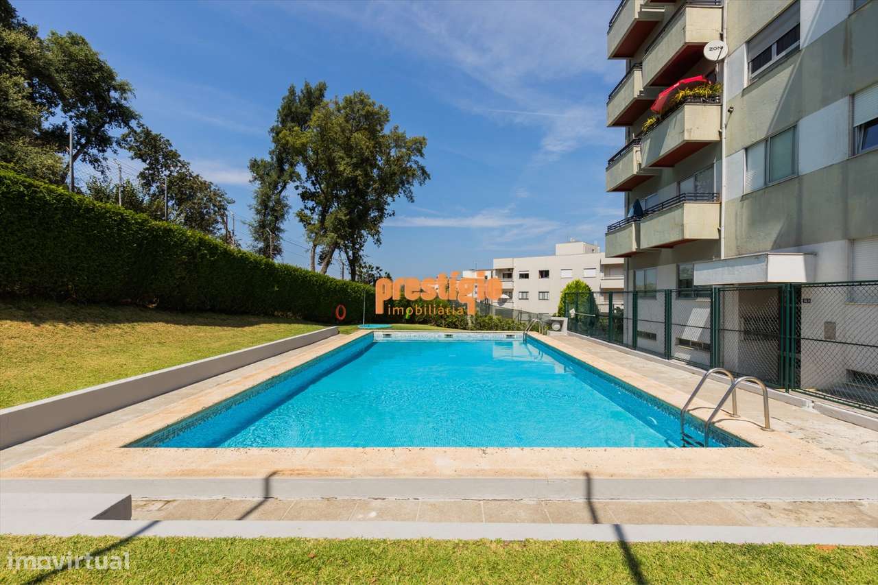 Apartamento T3 com piscina, varanda e ar condicionado-23