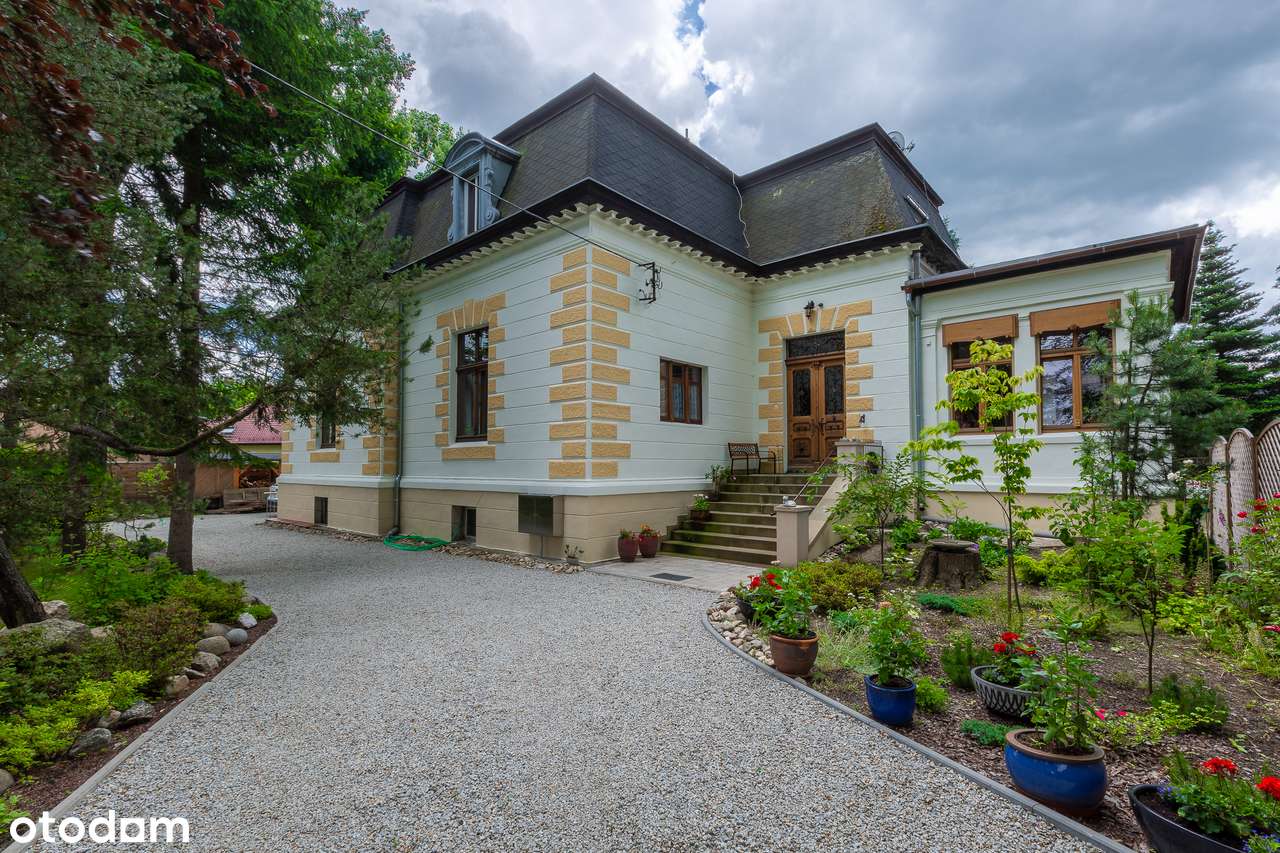 Unikatowe mieszkanie willowe dla konesera z dużym ogrodem-0