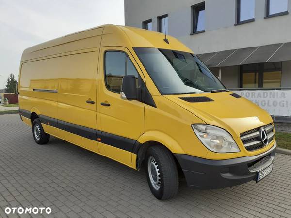 Mercedes-Benz Sprinter - 4