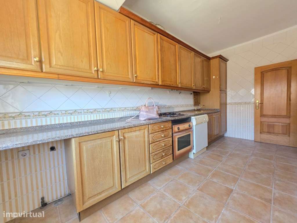 Apartamento T2 na Damaia de Cima - Pronto a Habitar - excelentes va...-26