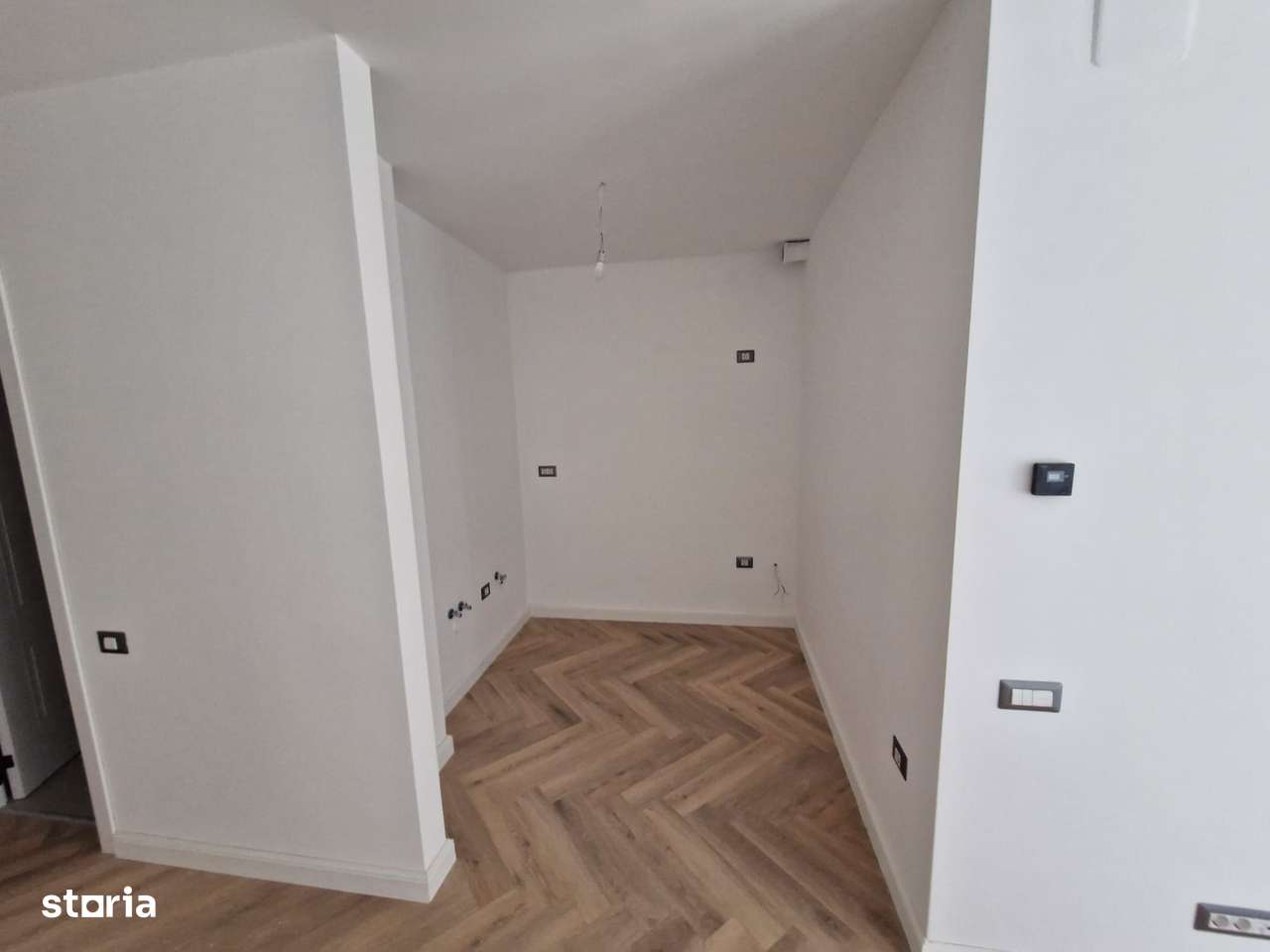 STUDIOU MODERN | MY PLACE NORTH | PIPERA PLAZA-5