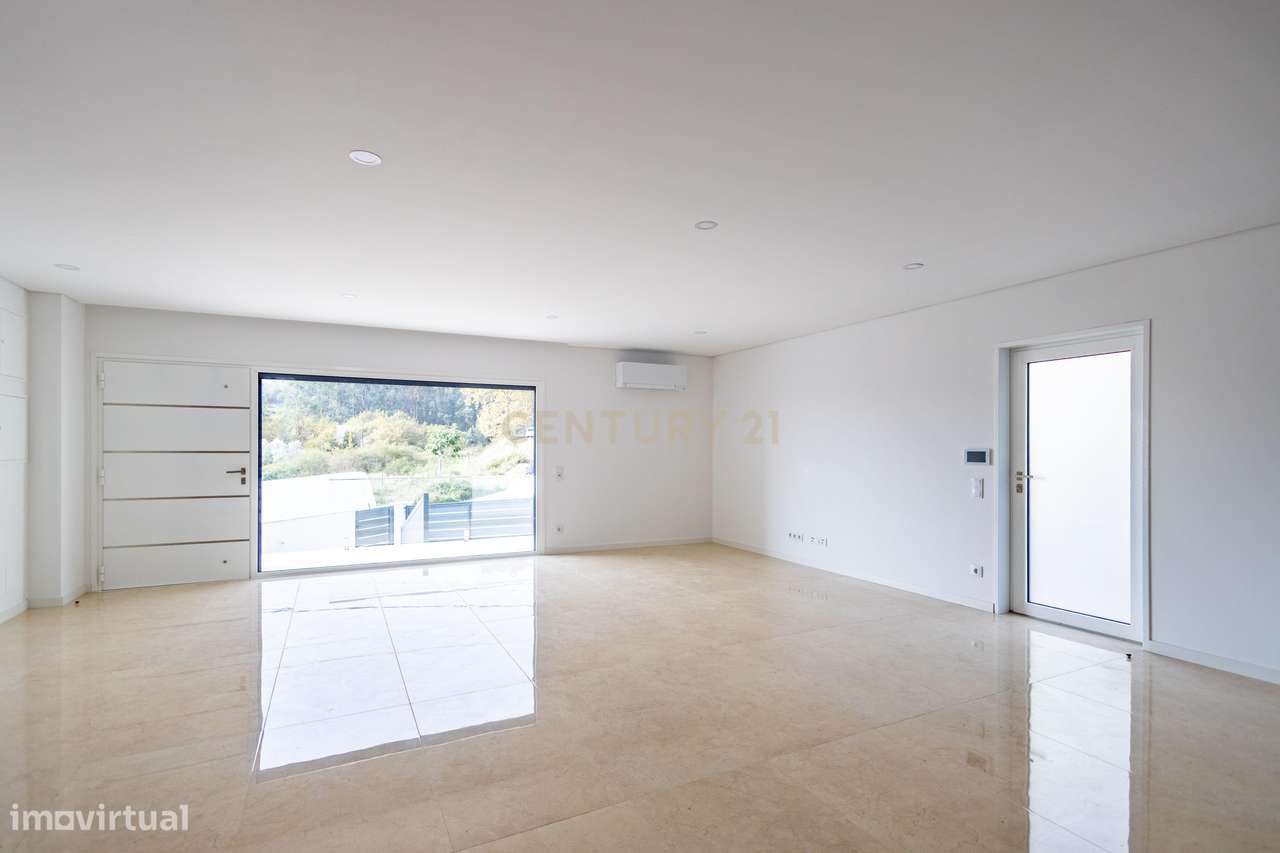 Moradia V3 Geminada em Recezinhos, Penafiel (Fração A) - Grande imagem: 4/35