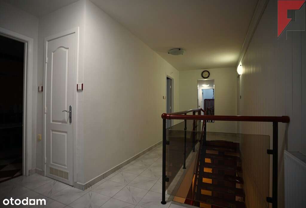 Piętrowy dom w  zabudowie szeregowej-14