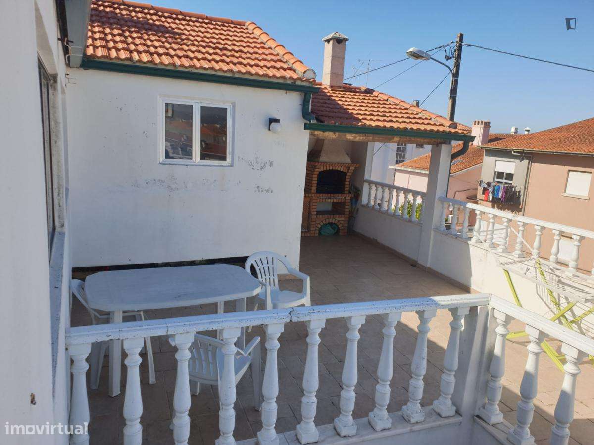 Quarto - localizado em Conchada Coimbra - Grande imagem: 2/7