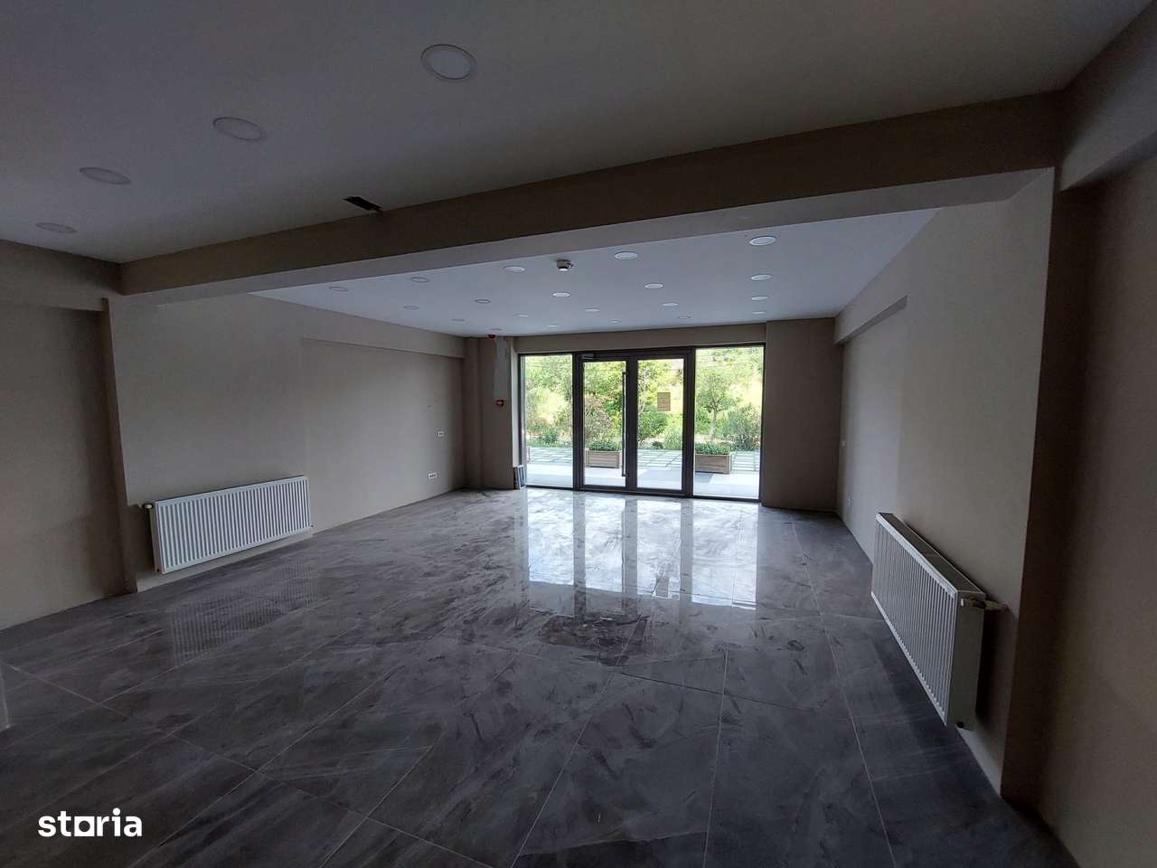 Spatiu stradal/ Disponibil imediat/ Locuri de parcare - Imagine principală: 5/6