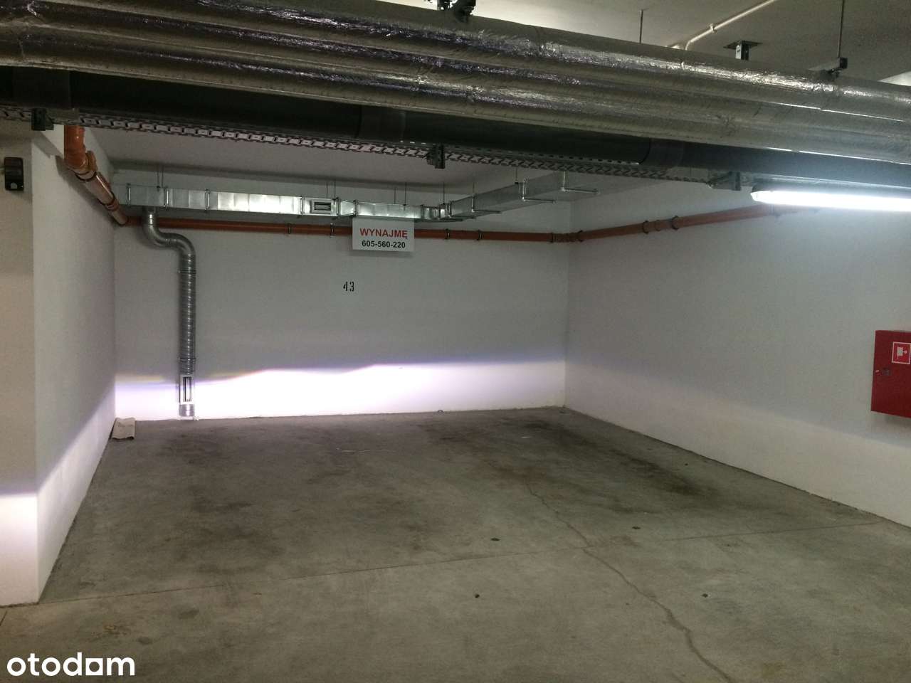 Podwójne miejsce postojowe - Królewiecka 63