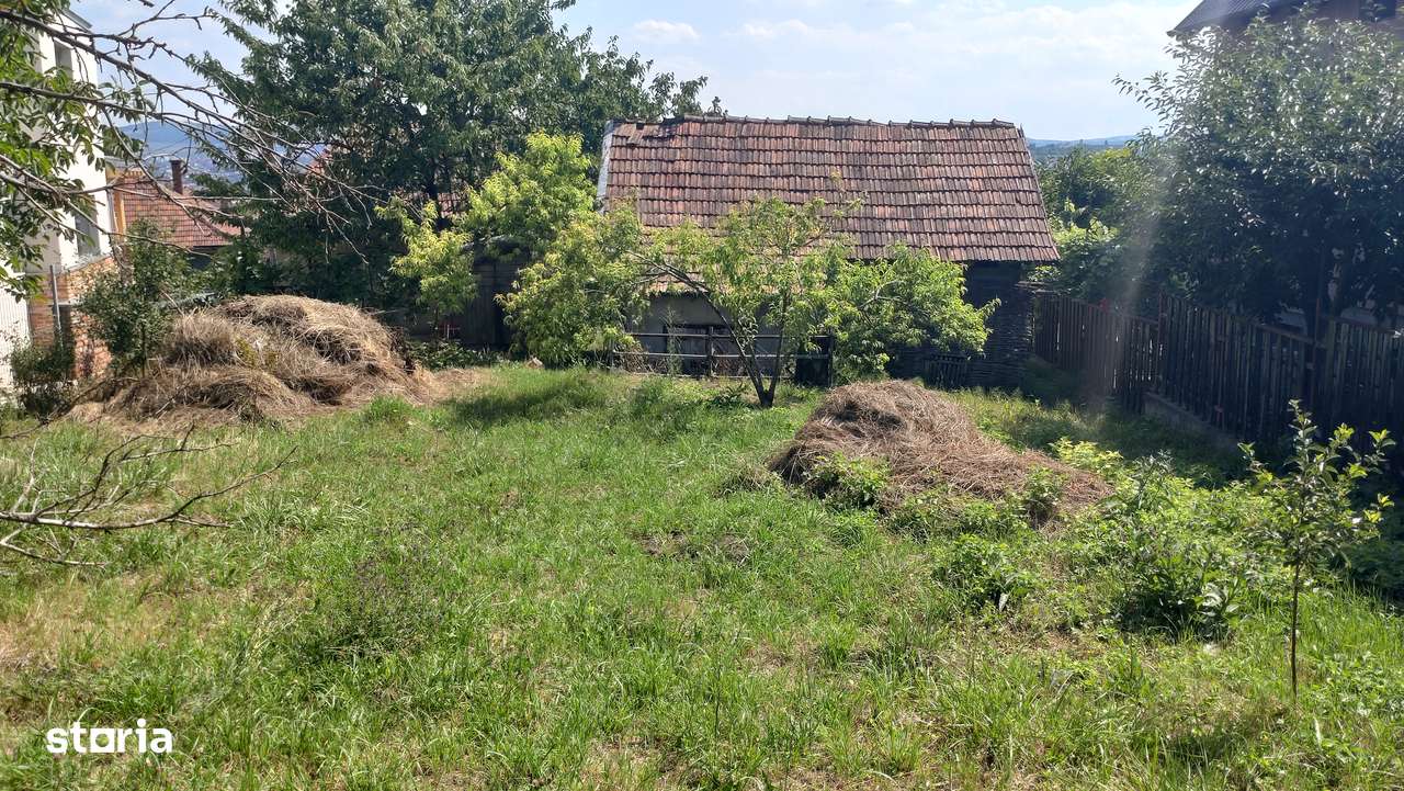 Vând casă cu teren mare în cartierul Dâmbul Rotund-6