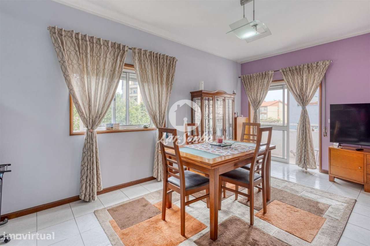 Apartamento T2, localizado, em Baguim do Monte, próximo ao metro da...-5