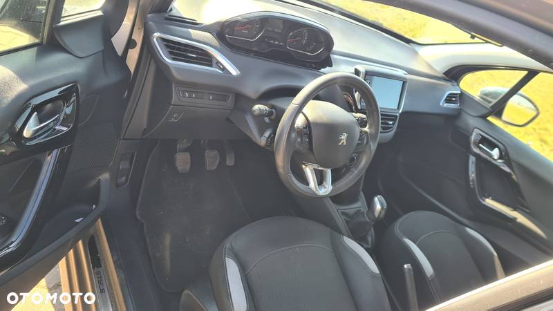 Peugeot 208 1.2 PureTech Style - 5