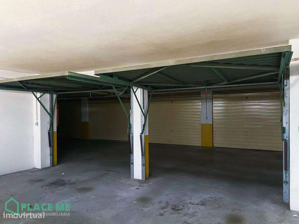 Garagem para 2 carros - Fechada Lado a Lado - Gualtar - Grande imagem: 4/8