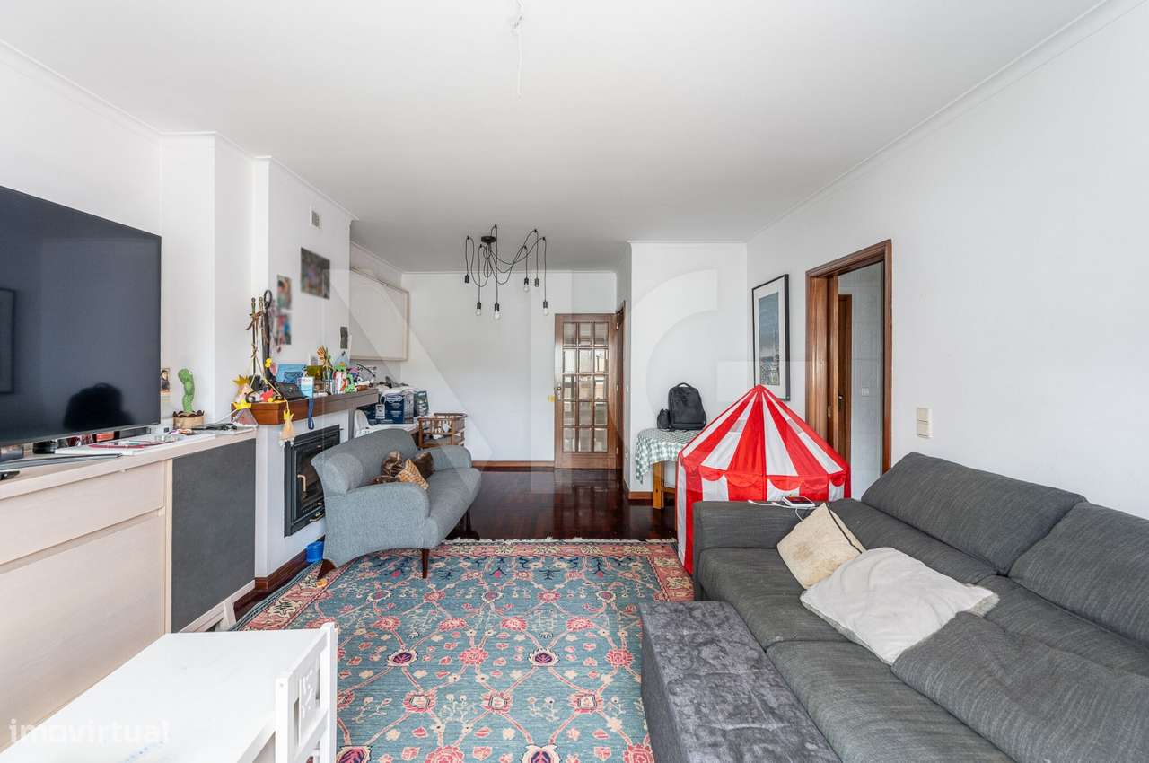 T2 com Varanda, Lugar de garagem e Arrumos em Custóias - Matosinhos-8