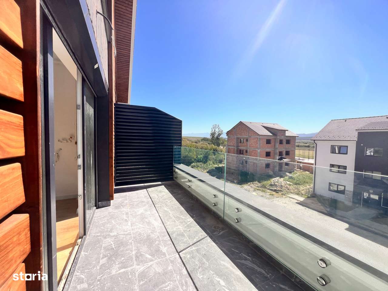 Apart. cu 2 cam. pe două nivele - Vila design modern în Cristian-Sibiu-4