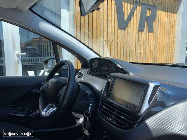 Peugeot 208 1.2 PureTech Allure - 28