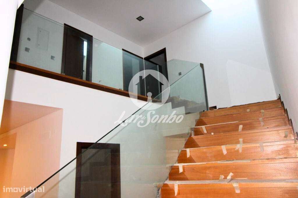 Moradia em Construção em Barcelos - Grande imagem: 2/24