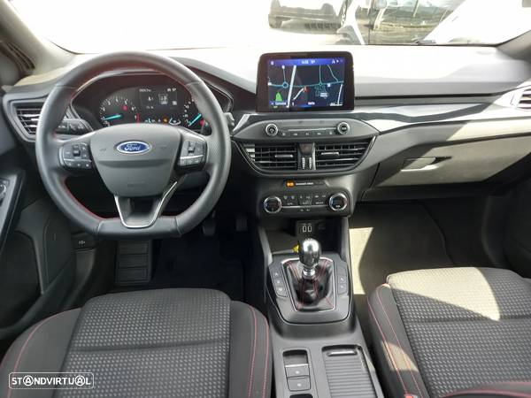 Ford Focus 1.0 EcoBoost MHEV ST-Line X - 13