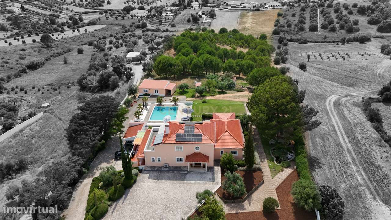 Propriedade Única com Piscina, Lago e Produção de Azeite-5