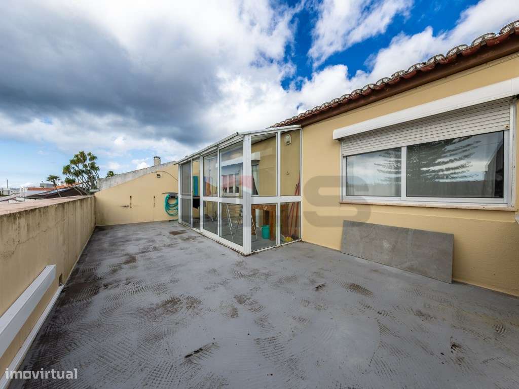 Moradia c/ Licença AL e Garagem junto à Av. Marginal - Ponta Delgada-38