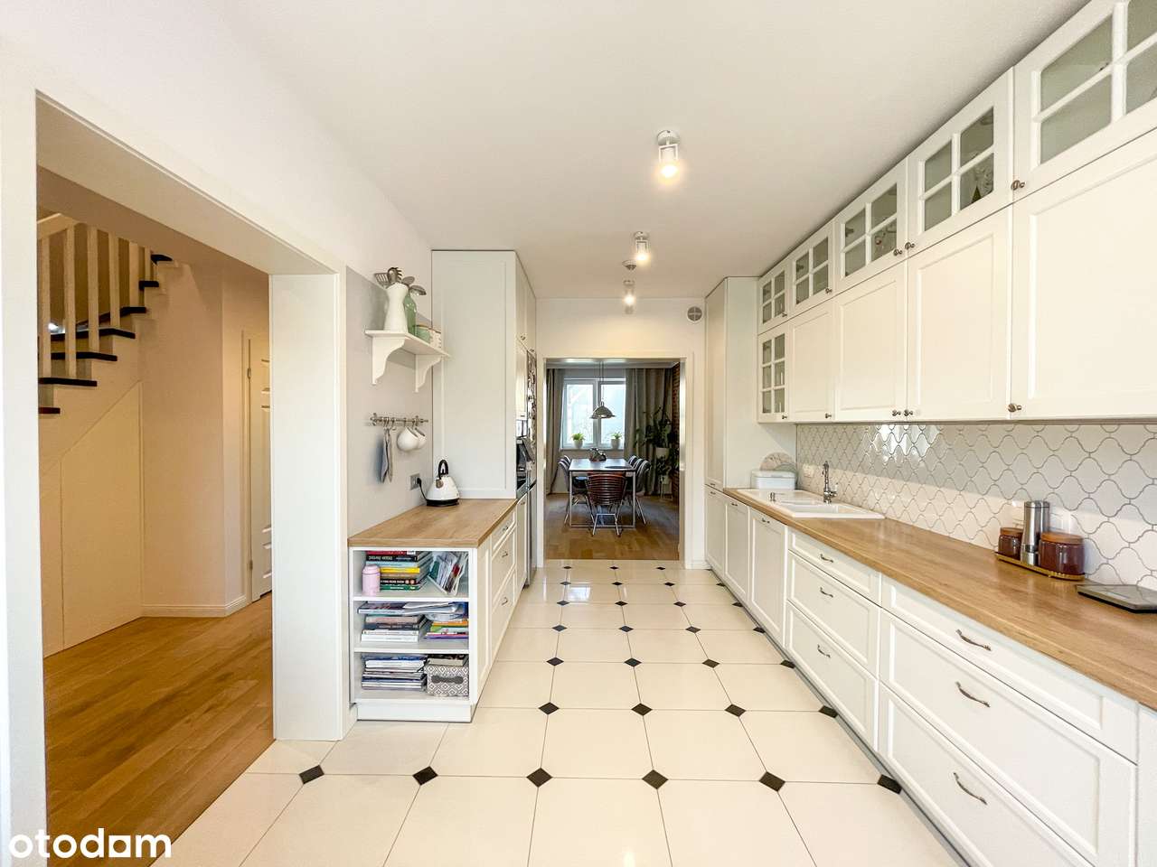 Przestronny i pięknie zaprojektowany dom szeregowy | ogród | garaż-7