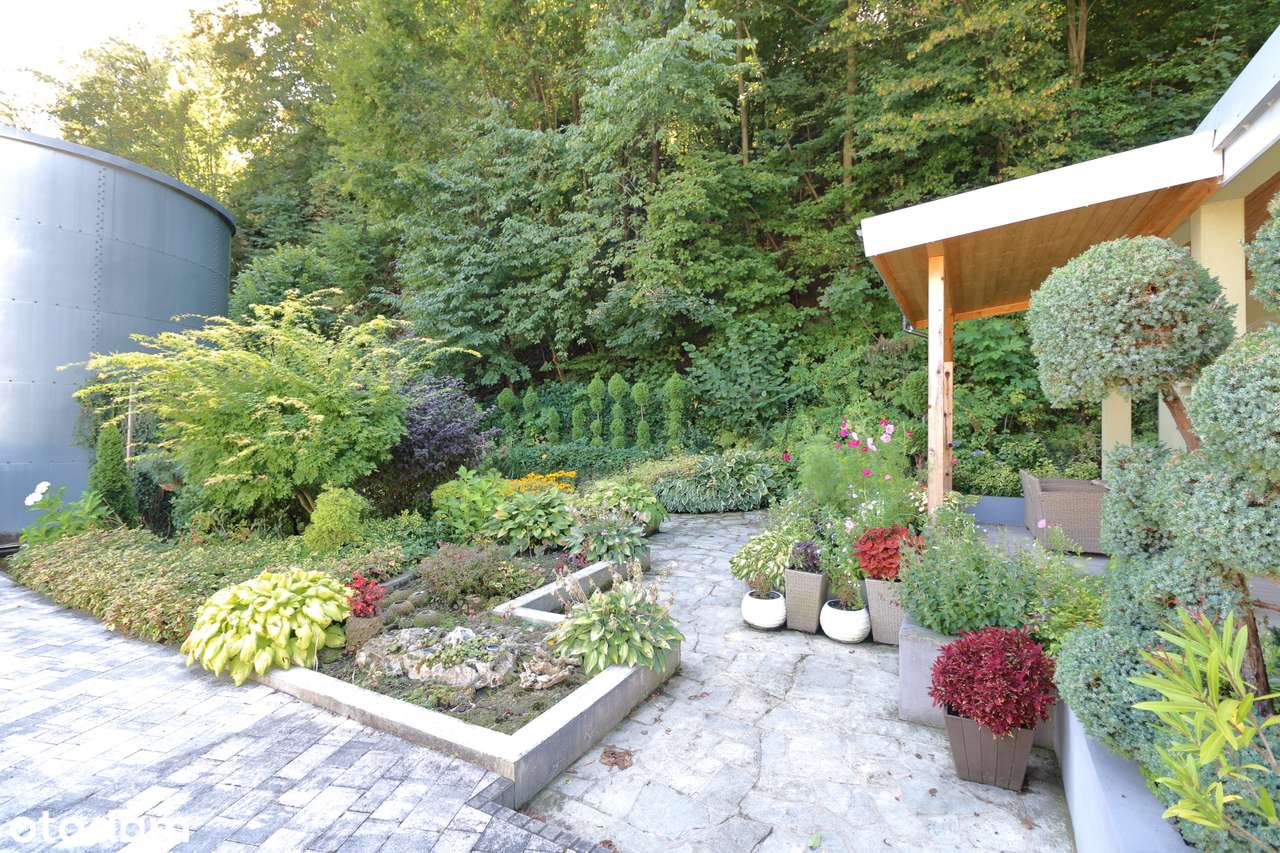 Cały obiekt - 4 budynki magazynowo-usługowe, działka produkcyjna-16