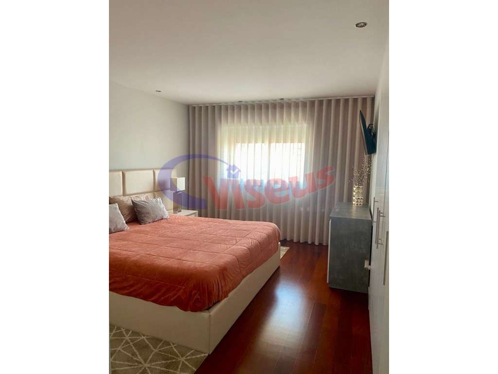 Apartamento T2 Penthouse Mobilado-25