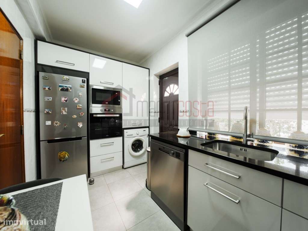 Moradia T4 com Garagem em Peniche-5