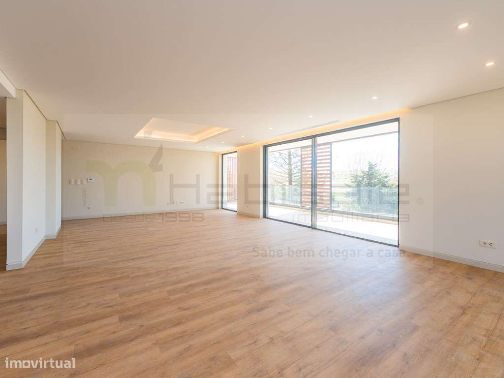 T2 com Terraço e Box em Condomínio de Luxo com Piscina, Ginásio e S... - Grande imagem: 2/29