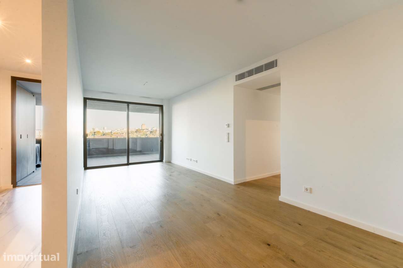 T2 Novo | 86 m² ABP | Varanda de 44 m² | Piscina Privativa Aquecida-10