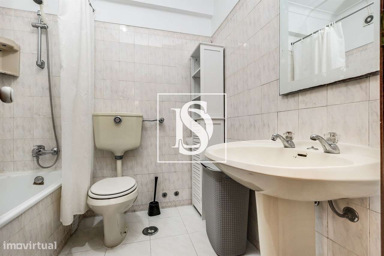 Apartamento T2  com orientação sul, arrecadação e excelente Localizaçã-13