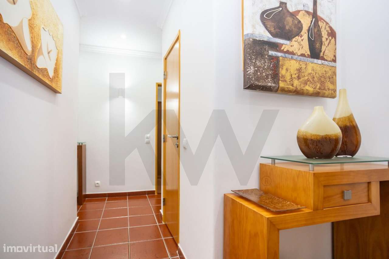 Apartamento T3 no Laranjeiro, Almada – Potencial Único e Localização P-9